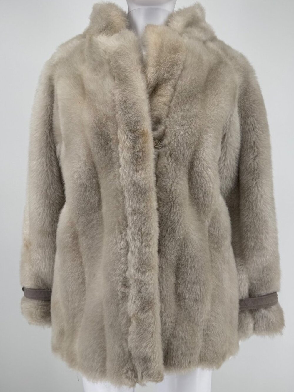 Vintage 1970s Neiman-Marcus Marissa Ferrere Light Gray Plush Faux Fur Jacket (L)